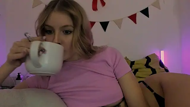 MiaDavis21 online show from 02/22/25, 05:46