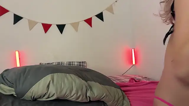 MiaDavis21 online show from 12/04/25, 06:12