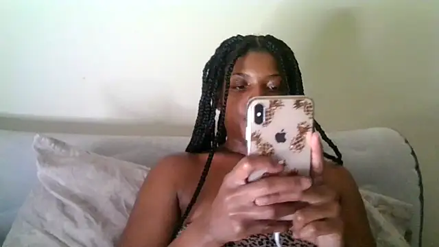 Snapshot of CaramelGoddessxoxo chatting on 05/19/26, 02:07 CaramelGoddessxoxo online show from 05/19/26, 02:07