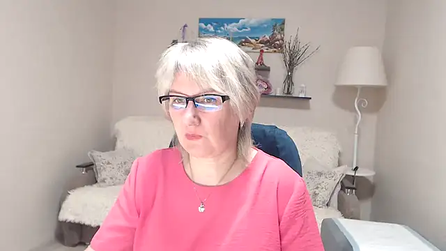 Snapshot of FleurMays chatting on 04/21/26, 04:41 FleurMays online show from 04/21/26, 04:41