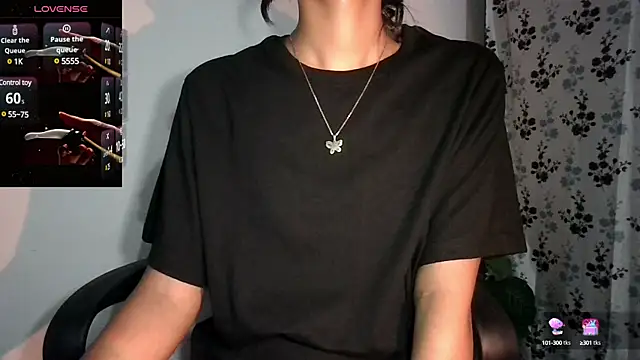 Snapshot of glowybekwa chatting on 03/15/25, 10:22 glowybekwa online show from 03/15/25, 10:22