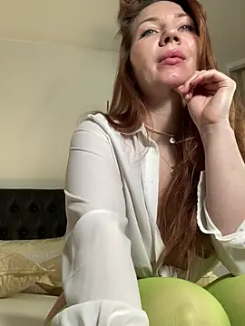 Snapshot of Goddess_Squirt_ chatting on 03/19/26, 01:20 Goddess Squirt online show from 03/19/26, 01:20