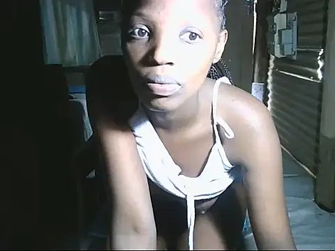 Snapshot of Zuzu_angel chatting on 09/17/25, 12:29 Zuzu angel online show from 09/17/25, 12:29