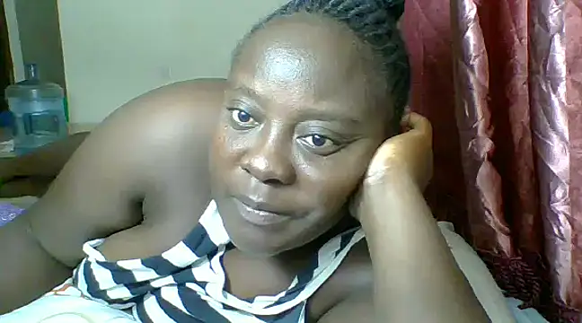 Snapshot of Hotwife8 chatting on 12/26/24, 03:38 Hotwife8 online show from 12/26/24, 03:38