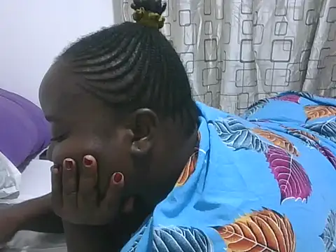 Snapshot of Hotwife8 chatting on 09/22/25, 06:54 Hotwife8 online show from 09/22/25, 06:54