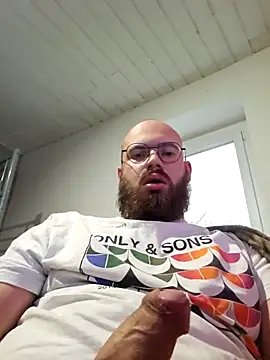 azagoul222 online show from 11/24/25, 04:07