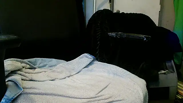 Snapshot of Gigadickman chatting on 12/01/24, 05:13 Gigadickman online show from 12/01/24, 05:13