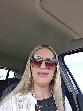 Snapshot of Lydie_off chatting on 03/22/26, 01:14 Lydie off online show from 03/22/26, 01:14