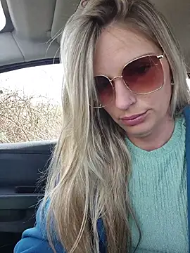 Snapshot of Lydie_off chatting on 03/26/26, 01:17 Lydie off online show from 03/26/26, 01:17