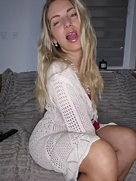 Snapshot of Lydie_off chatting on 04/02/26, 07:17 Lydie off online show from 04/02/26, 07:17