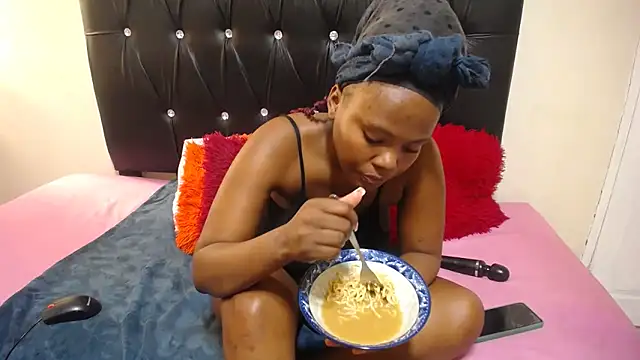 Snapshot of SexyAngeliqua chatting on 02/12/25, 12:12 SexyAngeliqua online show from 02/12/25, 12:12