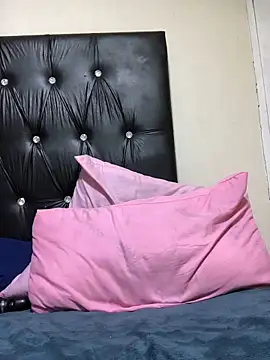 Snapshot of SexyAngeliqua chatting on 02/19/25, 06:10 SexyAngeliqua online show from 02/19/25, 06:10