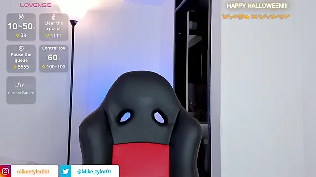 Snapshot of mike_tylor01 chatting on 10/29/25, 12:24 mike tylor01 online show from 10/29/25, 12:24