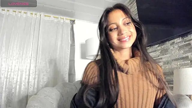 Snapshot of Loren_parissi chatting on 03/22/25, 04:03 Loren parissi online show from 03/22/25, 04:03