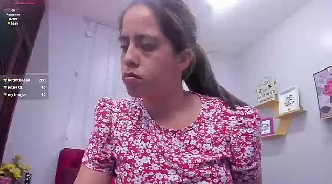 kathina giraldo online show from 12/17/24, 06:53