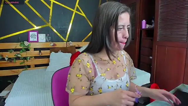 kathina giraldo online show from 10/20/25, 01:00