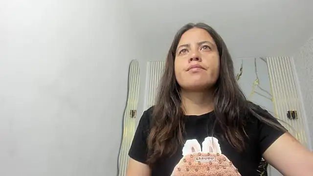 Snapshot of kathina_giraldo chatting on 03/28/26, 12:38 kathina giraldo online show from 03/28/26, 12:38