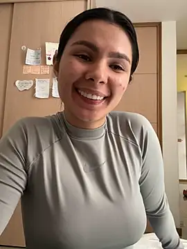 Snapshot of SofiaG_ chatting on 12/03/24, 05:45 SofiaG  online show from 12/03/24, 05:45