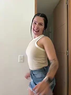 Snapshot of SofiaG_ chatting on 12/08/24, 05:44 SofiaG  online show from 12/08/24, 05:44