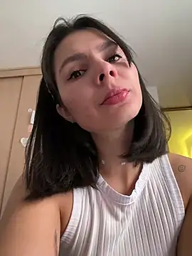 Snapshot of SofiaG_ chatting on 12/12/24, 02:00 SofiaG  online show from 12/12/24, 02:00