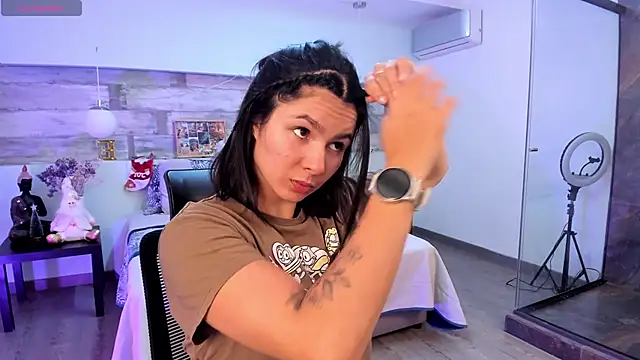 Snapshot of SofiaG_ chatting on 12/13/24, 03:21 SofiaG  online show from 12/13/24, 03:21