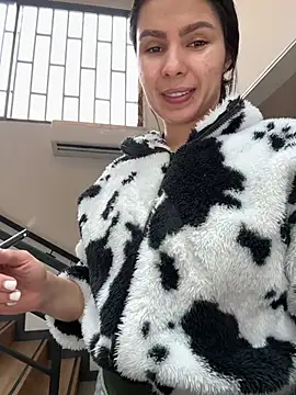 Snapshot of SofiaG_ chatting on 01/09/25, 12:52 SofiaG  online show from 01/09/25, 12:52