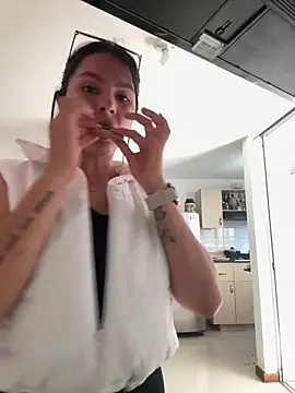 Snapshot of SofiaG_ chatting on 01/18/25, 06:21 SofiaG  online show from 01/18/25, 06:21