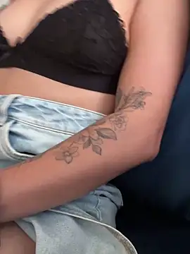 Snapshot of SofiaG_ chatting on 02/06/25, 05:19 SofiaG  online show from 02/06/25, 05:19