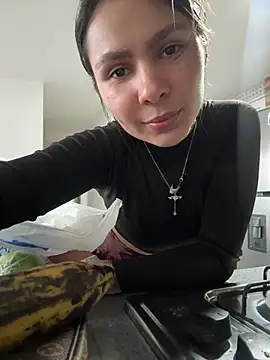 Snapshot of SofiaG_ chatting on 02/21/25, 10:37 SofiaG  online show from 02/21/25, 10:37