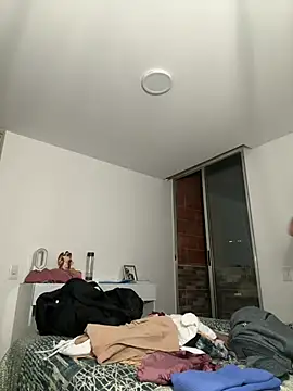 Snapshot of SofiaG_ chatting on 03/07/25, 12:15 SofiaG  online show from 03/07/25, 12:15