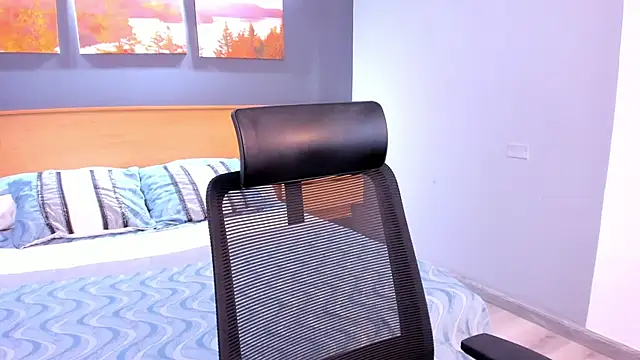 Snapshot of SofiaG_ chatting on 03/08/25, 03:06 SofiaG  online show from 03/08/25, 03:06