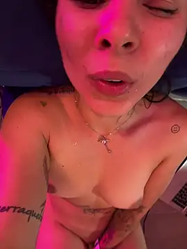 Snapshot of SofiaG_ chatting on 03/13/25, 01:21 SofiaG  online show from 03/13/25, 01:21