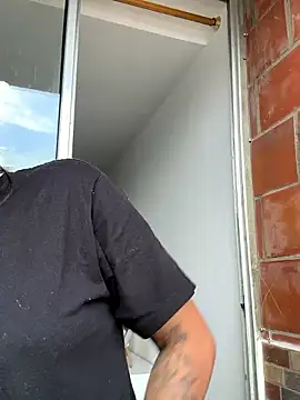 Snapshot of SofiaG_ chatting on 03/18/25, 10:15 SofiaG  online show from 03/18/25, 10:15