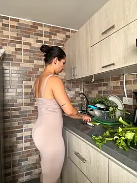 Snapshot of SofiaG_ chatting on 09/10/25, 09:48 SofiaG  online show from 09/10/25, 09:48