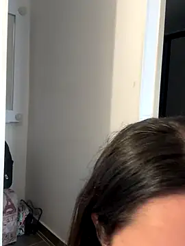 Snapshot of SofiaG_ chatting on 09/27/25, 08:03 SofiaG  online show from 09/27/25, 08:03