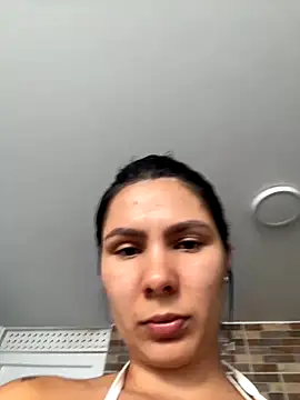 Snapshot of SofiaG_ chatting on 10/05/25, 04:38 SofiaG  online show from 10/05/25, 04:38