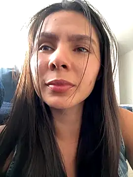 Snapshot of SofiaG_ chatting on 10/11/25, 07:34 SofiaG  online show from 10/11/25, 07:34