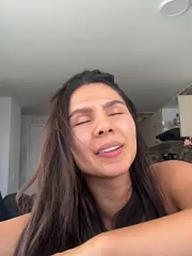 Snapshot of SofiaG_ chatting on 10/13/25, 09:15 SofiaG  online show from 10/13/25, 09:15