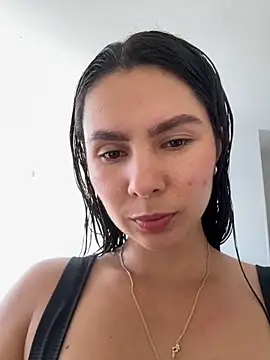 Snapshot of SofiaG_ chatting on 10/28/25, 07:49 SofiaG  online show from 10/28/25, 07:49