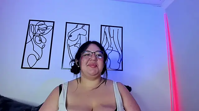 Snapshot of RubyPirsso18 chatting on 03/10/25, 01:23 RubyPirsso18 online show from 03/10/25, 01:23