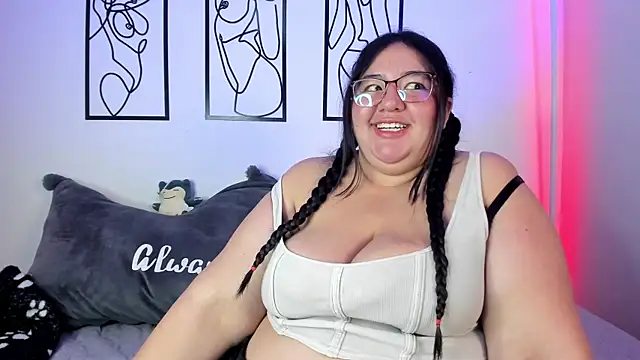 Snapshot of RubyPirsso18 chatting on 03/17/25, 10:06 RubyPirsso18 online show from 03/17/25, 10:06