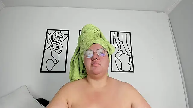 Snapshot of RubyPirsso18 chatting on 12/01/25, 08:25 RubyPirsso18 online show from 12/01/25, 08:25