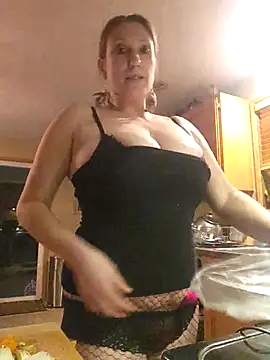 Snapshot of lilyhornyhousewife chatting on 02/21/25, 07:45 lilyhornyhousewife online show from 02/21/25, 07:45