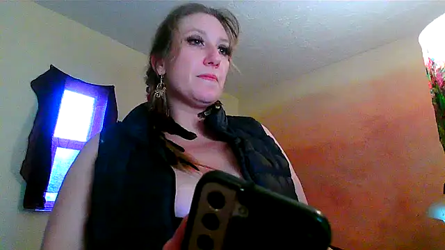 Snapshot of lilyhornyhousewife chatting on 02/26/25, 04:45 lilyhornyhousewife online show from 02/26/25, 04:45
