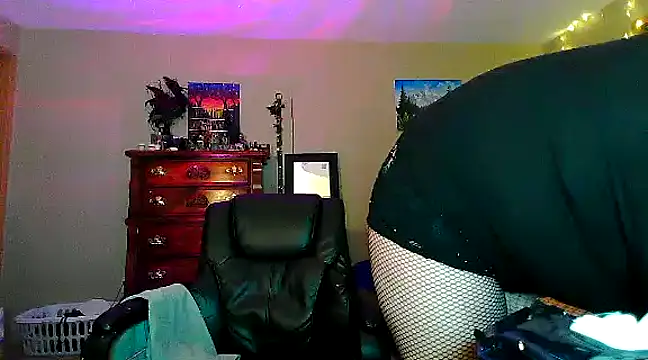 Snapshot of lilyhornyhousewife chatting on 03/05/25, 05:07 lilyhornyhousewife online show from 03/05/25, 05:07