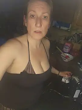 Snapshot of lilyhornyhousewife chatting on 06/27/26, 12:22 lilyhornyhousewife online show from 06/27/26, 12:22