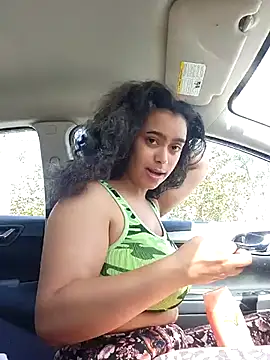 Snapshot of cinnaminnie chatting on 03/05/25, 04:24 cinnaminnie online show from 03/05/25, 04:24