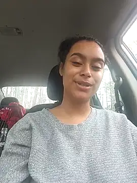 Snapshot of cinnaminnie chatting on 03/16/25, 02:55 cinnaminnie online show from 03/16/25, 02:55