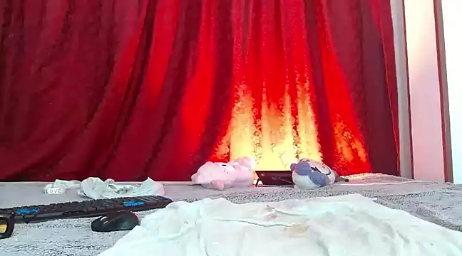 Snapshot of Maruu_miauu chatting on 02/13/25, 04:07 Maruu miauu online show from 02/13/25, 04:07