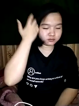 Snapshot of Thomgdee chatting on 02/13/25, 10:12 Thomgdee online show from 02/13/25, 10:12